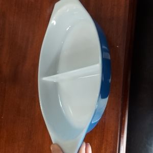 Pyrex split casserole dish